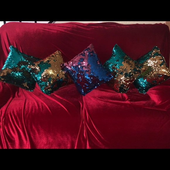 Decorative pillows for sofa - Picture 2 of 2